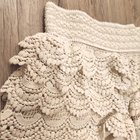 American Rag Cream white lace shorts - Picture 3 of 5